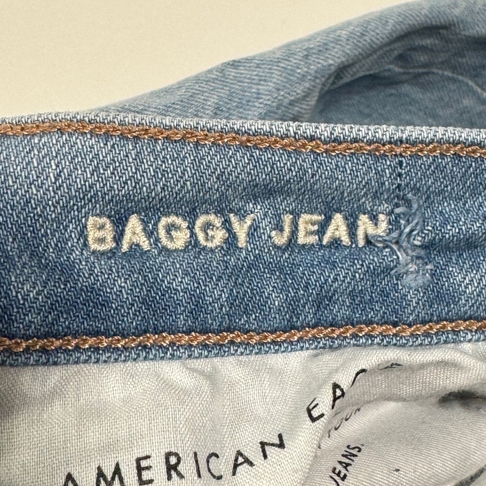 American Eagle Baggy Jeans Womens US 10R 28x30 Light Wash Blue Distressed Denim - Picture 4 of 16